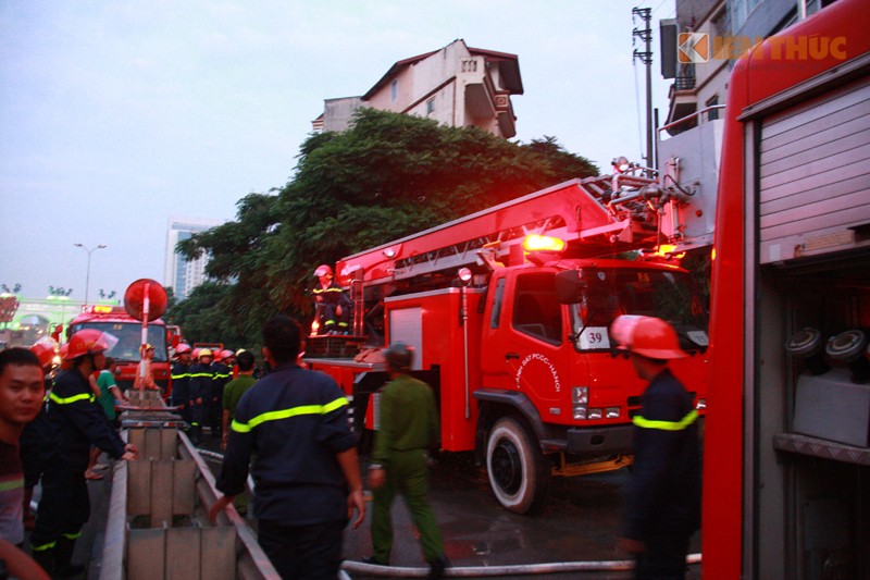 Ha Noi: Chay lon nha cao tang o Bac Tu Liem-Hinh-13